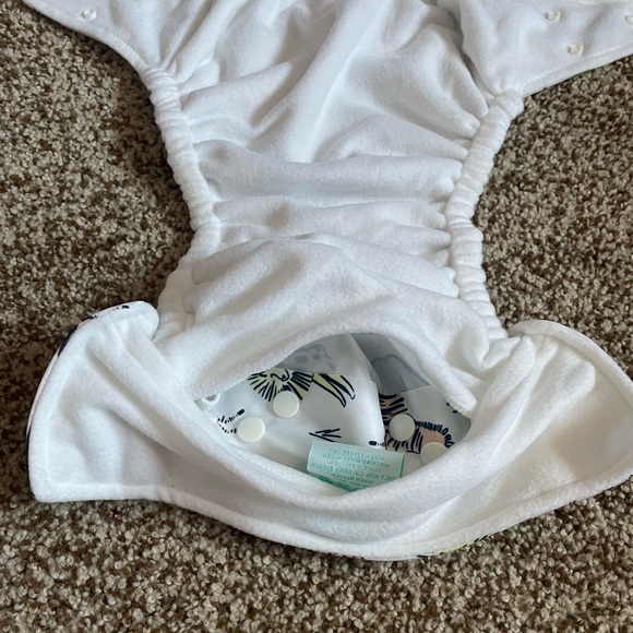 Pampers Pure Hybrid Reusable Cloth Diaper Cover, One Size - Jungle print - Picture 5 of 6